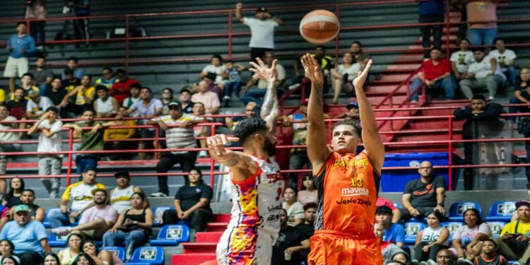 Gaiteros  del Zulia gana el primero ante Pioneros y se acerca a la final