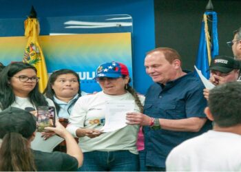 Di Martino y candidatos a concejales y concejalas unidos para la victoria perfecta