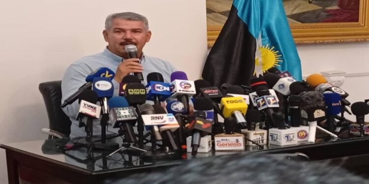 Gobernador Luis Caldera presenta acciones y planes inmediatos en materia de servicios y salud