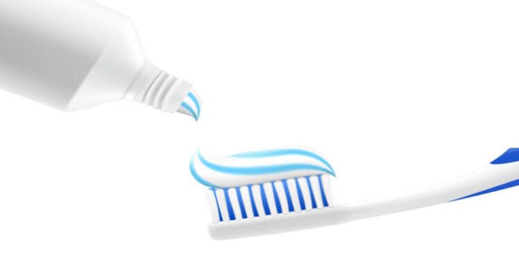 ¡NO APTO PARA EL USO HUMANO! Ministerio de Salud prohíbe esta pasta dental