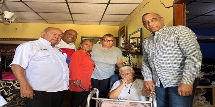 Alcalde Alenis Guerrero comprometido en la atención a las personas de la tercera edad