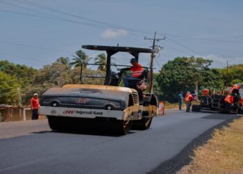Nueva fase de asfaltado se inicia en Mara para beneficiar transporte y zonas productivas
