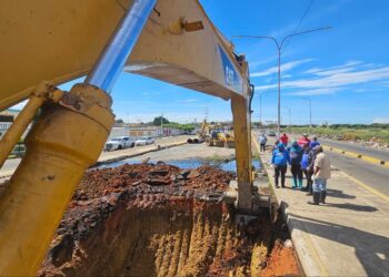 Gobierno Bolivariano sustituye 24 metros de colectores en la Circunvalación #3 de Maracaibo
