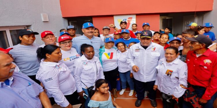 Zulia: Entregan 64 apartamentos y 580 títulos de propiedad