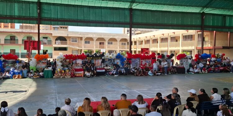 Culturas milenarias por la paz del mundo entero en la Escuela Arquidiocesana San Francisco de Asís