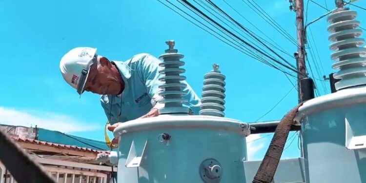 CORPOELEC instaló 62 transformadores en el Zulia para fortalecer el servicio eléctrico a 950 familias