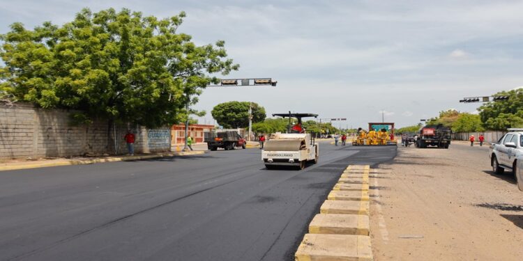 Gobernador Caldera inspecciona trabajos que garantizan el tránsito en la circunvalación #2 y 3