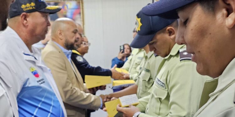 Con la Policía comunal, sistema de vigilancia inteligente, 20 radios patrullas nuevas y tres ambulancias arrancará gobierno de Héctor Soto