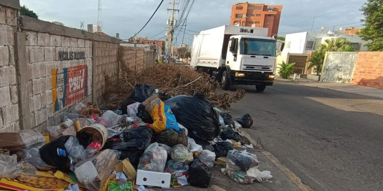 ¡MANOS A LA OBRA! Reactivada recolección de basura en Maracaibo (+FOTOS)