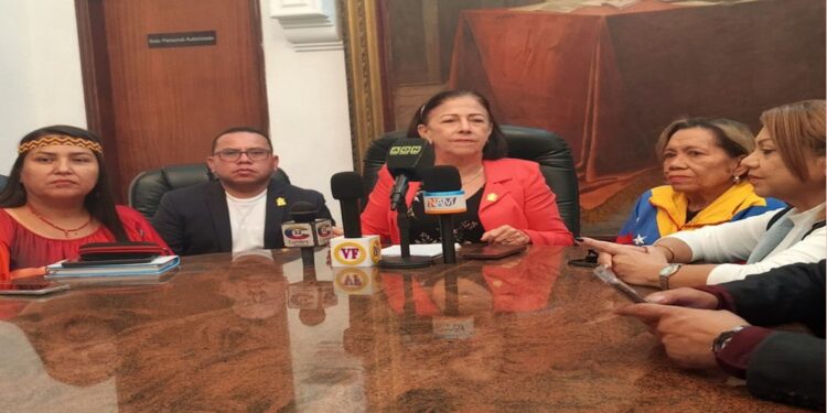 Clezulia se une a la ofensiva diplomática de paz parlamentaria contra de agresiones imperiales