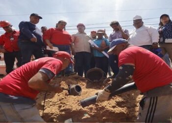 ¡Asfaltado, gasificación y colector! Gobernador Caldera inicia la semana con atención a los servicios públicos