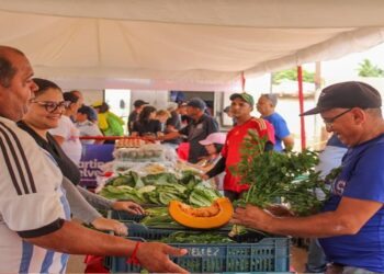 Mercados populares de la Alcaldía de Maracaibo beneficiaron a más de 400 familias del sector Arismendi