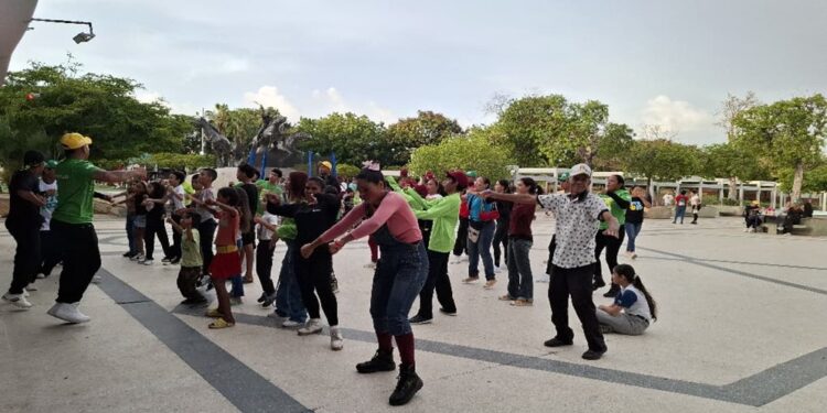 Venezuela Ríe desde el Parque Urdaneta en Maracaibo