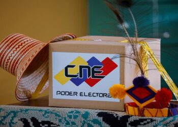 Gobernador Luis Caldera ejerció su derecho al voto en elecciones de concejales indígenas
