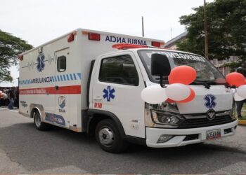 ¡Sur del Lago! Gobernador Luis Caldera fortalece sistema de salud en el municipio Colón con la entrega de una ambulancia totalmente equipada