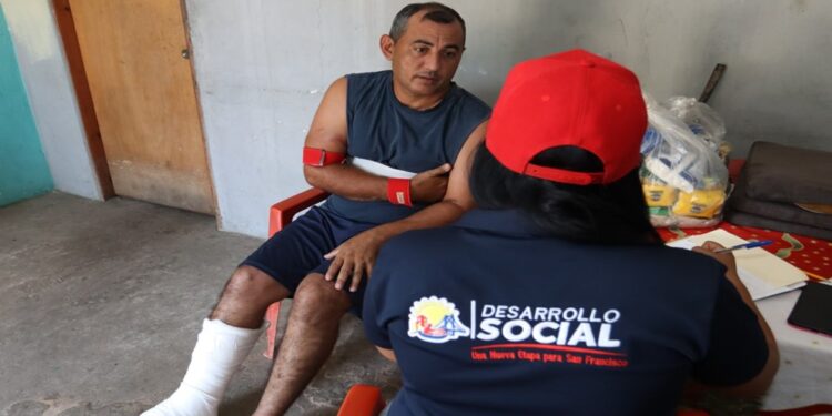 Alcaldía de San Francisco brinda apoyo a bomberos lesionados en explosión del galpón de Gallo Verde