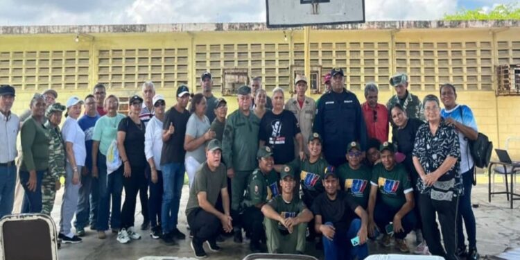 Maracaibo se organiza para la defensa: Comunas se entrenan en formación integral