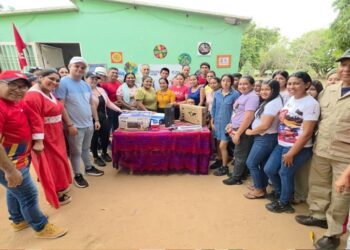 ¡Juventud Activa! Gobierno Bolivariano entrega equipos tecnológicos para potenciar la educación de jóvenes en Mara