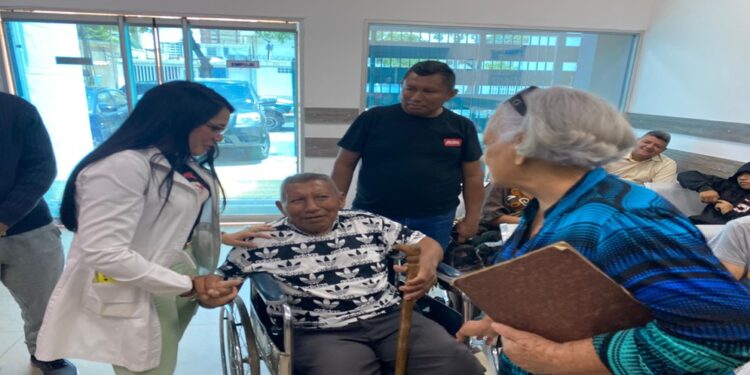 Con jornada quirúrgicas Alcaldía Bolivariana de Maracaibo devuelve la visión a adultos mayores