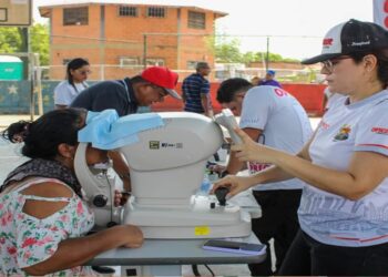 La Alcaldía de Maracaibo entrega lentes a niños y subsidia a adultos con problemas visuales