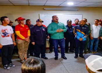 Gobierno Bolivariano instala equipo para atención de afectados por explosión de fábrica de fuegos artificiales