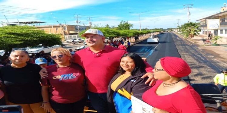 Inicia Plan de Asfaltado en Los Puertos de Altagracia