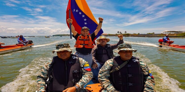 Pescadores zulianos defienden la soberanía junto al gobernador Caldera y la FANB