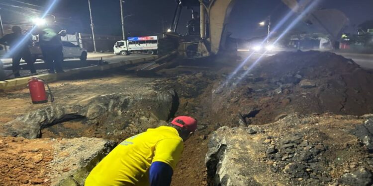 En horas de la madrugada Alcaldía de Maracaibo reparó fuga de gas en la Circunvalación 3