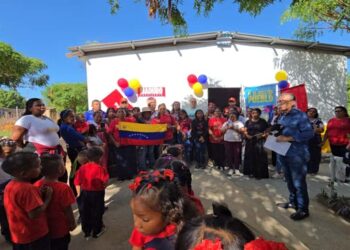 Proyecto de la juventud rehabilita Simoncito para 50 niños y niñas de la parroquia Ricaurte en Mara