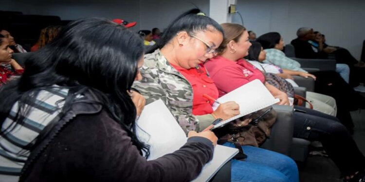 Siribsur realiza taller de sensibilización sobre Trastorno del Espectro Autista (TEA)
