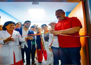 Gobernador Caldera inaugura dos pabellones y reactiva cinco cupos de UCI en el Hospital General del Sur