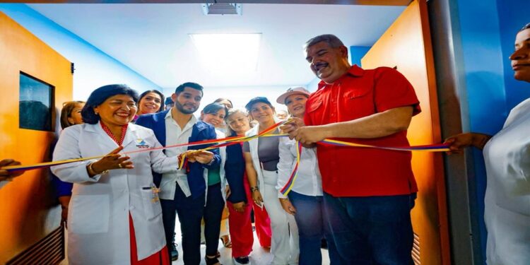 Gobernador Caldera inaugura dos pabellones y reactiva cinco cupos de UCI en el Hospital General del Sur