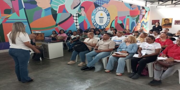 ¡Participan 55 líderes comunitarios! Alcaldía de Maracaibo impulsa el estado comunal capacitando promotores sociales
