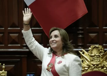 Dina Boluarte destituida como presidente de Perú ante crisis de criminalidad: ¿Quién asumirá el cargo?