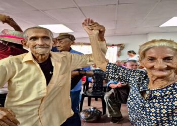 Atendidos 416 adultos mayores de Antonio Borjas Romero en jornada integral de la Gobernación del Zulia