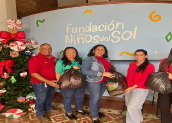 Inmobiliaria Municipal de Maracaibo entregó donativo de ropa para niños y niñas en la Fundación Niños del Sol