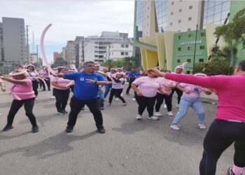Dirección de Seguridad Municipal dedicó bailoterapia a la campaña de prevención del cáncer de mama