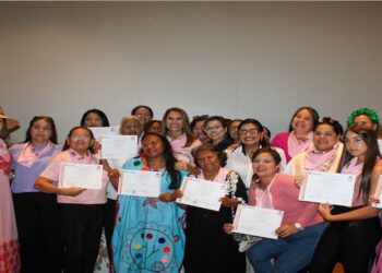 Emprendedoras marabinas de la Gran Misión Venezuela Mujer recibieron su certificación