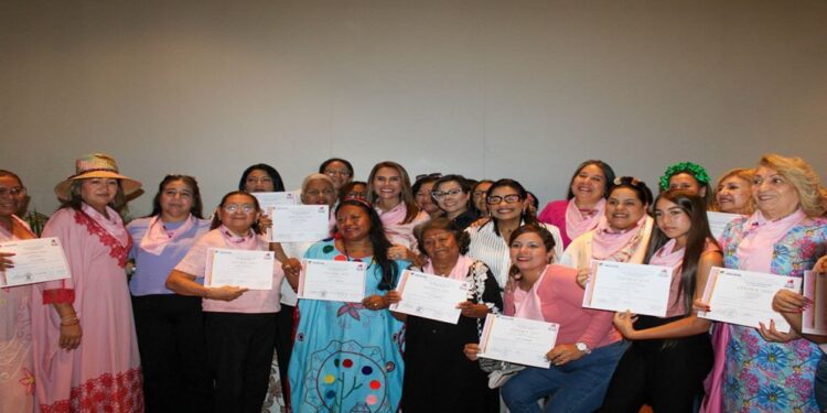 Emprendedoras marabinas de la Gran Misión Venezuela Mujer recibieron su certificación