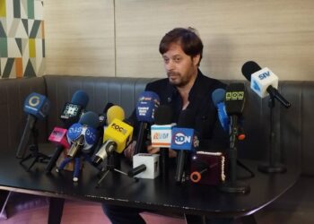 Luis Fernández presenta su éxito «No eres tú ¡Soy yo!» en el Baralt