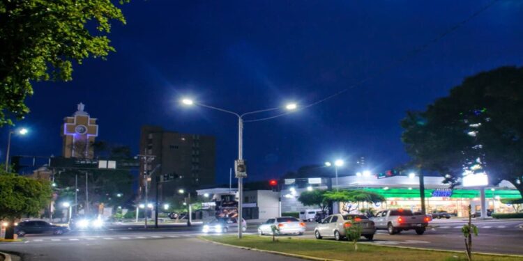 ¡100 días de gestión 100 km de iluminación! Gobernación avanza en Plan de Iluminación de Maracaibo