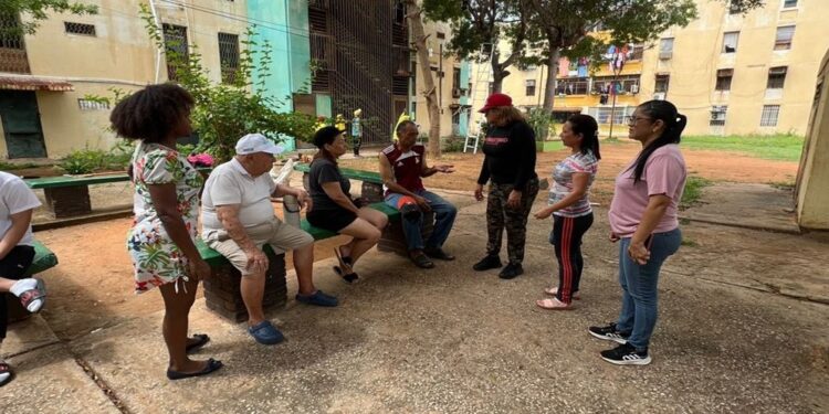 Saneamiento ambiental: Realizan poda y limpieza en la urbanización Raúl Leoni ¡Despliegue del DARU y el IMA!