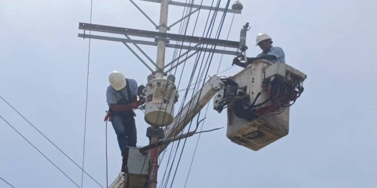¡A través de la VenApp! Refuerzan distribución de energía con nuevos transformadores en Cabimas