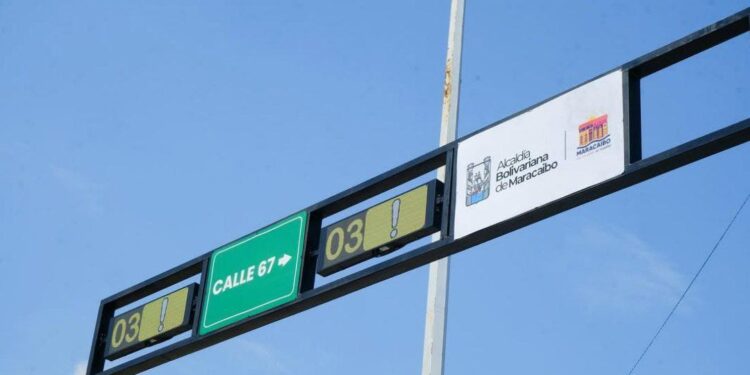 Alcaldía de Maracaibo instala nuevos semáforos digitales en 15 intersecciones de la avenida Bella Vista