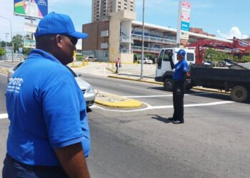 Dispositivo de seguridad acompaña instalación de semáforos inteligentes en Maracaibo