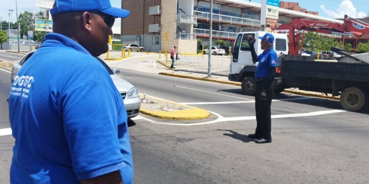 Dispositivo de seguridad acompaña instalación de semáforos inteligentes en Maracaibo