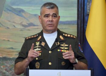 Padrino López advierte sobre posibles ataques aéreos y terrestres por parte de Estados Unidos