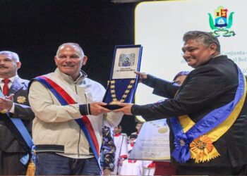 Richard Colmenares, director del Instituto Niños Cantores del Zulia: “La patria de Bolívar está en paz y quiere paz”