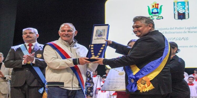Richard Colmenares, director del Instituto Niños Cantores del Zulia: “La patria de Bolívar está en paz y quiere paz”