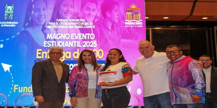 Alcalde Di Martino: «Como gestión humanista reactivamos las becas»